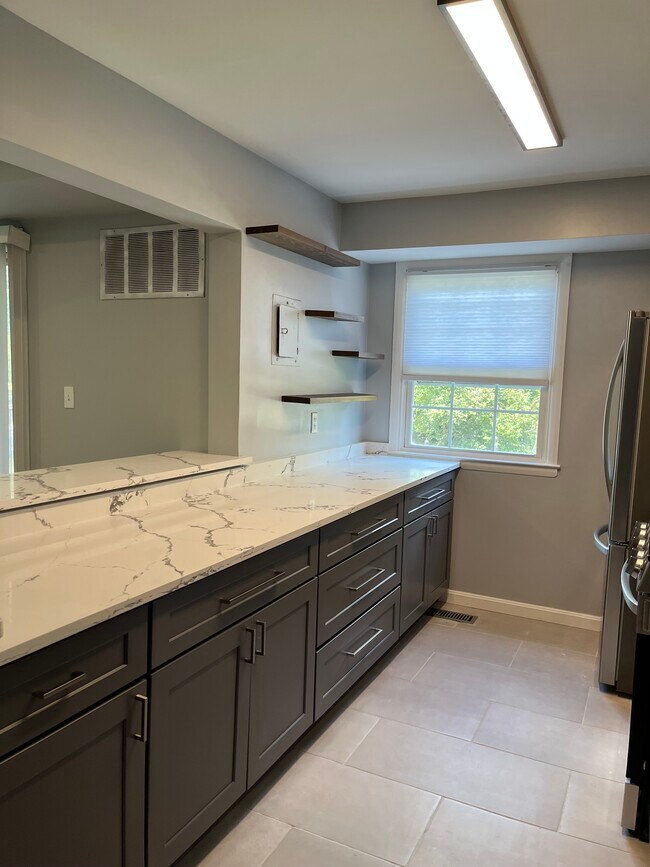 317 Homeland Southway in Baltimore, MD - Building Photo - Building Photo