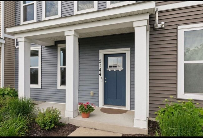 5144 Hampton St NE in Prior Lake, MN - Foto de edificio - Building Photo