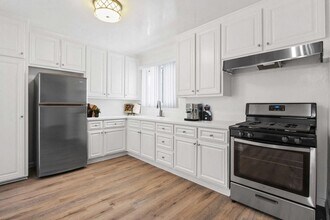 Vinton Apartments in Los Angeles, CA - Building Photo - Building Photo