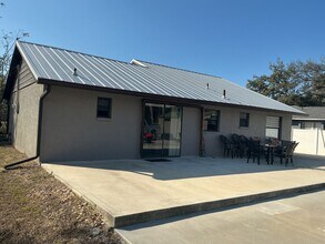 731 Locklear Ave in Sarasota, FL - Foto de edificio - Building Photo