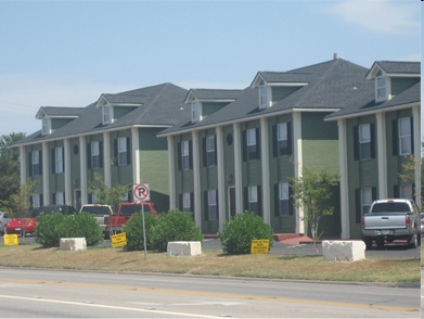 Broadmoor Apartments in Bryan, TX - Building Photo - Building Photo