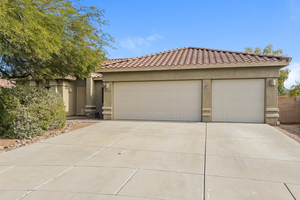 12890 N Carpas Ct in Marana, AZ - Building Photo