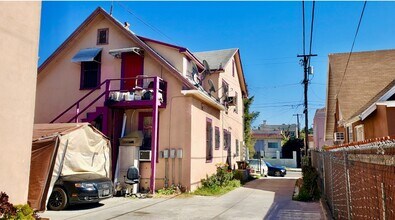 817-819 N Madison Ave in Los Angeles, CA - Building Photo - Building Photo