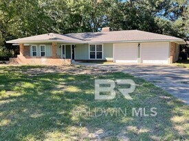 1202 Phillips St in Bay Minette, AL - Building Photo