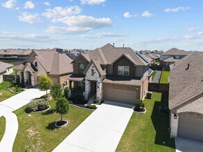 6533 Leonardo Cove in Round Rock, TX - Foto de edificio - Building Photo