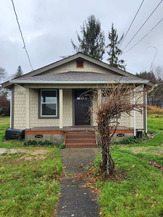 1452 SW William Ave in Chehalis, WA - Building Photo