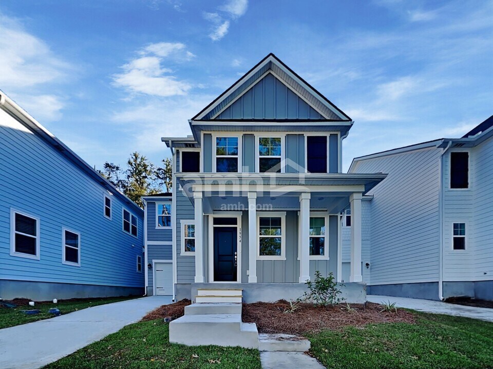 1954 Weeping Cypress Dr in Charleston, SC - Building Photo