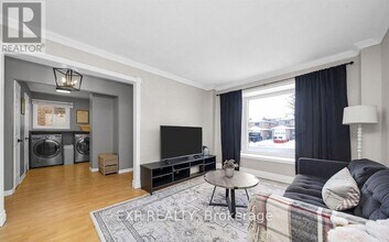 41 Royal Palm Dr in Brampton, ON - Building Photo - Building Photo