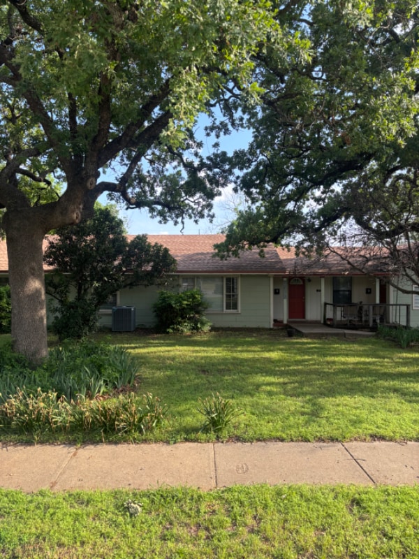 property at 2217 W Oak St