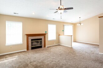 421 N Shore Ct in Franklin, IN - Building Photo - Building Photo