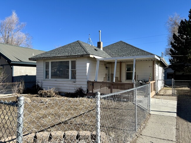 811 Hamilton St in Carlin, NV - Building Photo - Building Photo