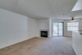 3150 N Soft Breezes Dr in Las Vegas, NV - Building Photo - Building Photo