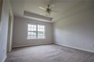 325 Washburn Dr in Pea Ridge, AR - Foto de edificio - Building Photo