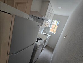 2501 Yoakum Blvd in Houston, TX - Building Photo - Building Photo