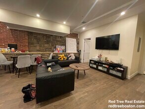1616 Beacon St in Brookline, MA - Building Photo - Building Photo