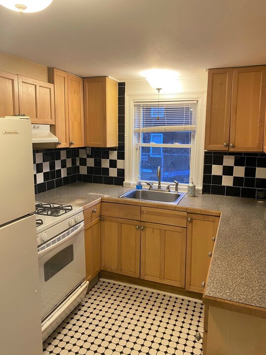 32 Linden Ave, Unit 2 in Somerville, MA - Building Photo