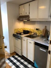 45 Longwood Ave, Unit 403 in Brookline, MA - Building Photo - Building Photo