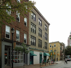 1136-1140 Pine St in Philadelphia, PA - Foto de edificio - Building Photo