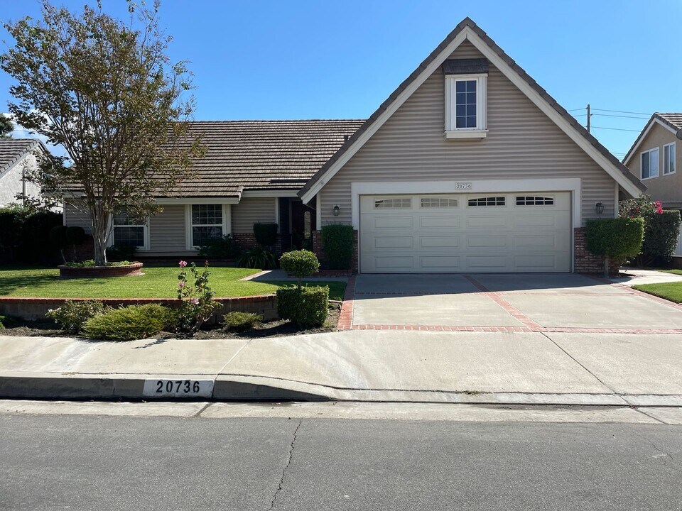 20736 Cottonwood Rd in Yorba Linda, CA - Building Photo