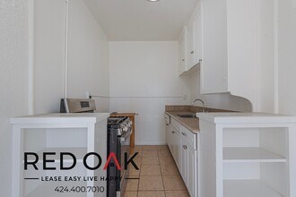 6720 Franklin Ave in Los Angeles, CA - Building Photo - Building Photo