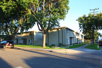 The Village Townhomes in Santa Maria, CA - Building Photo - Building Photo