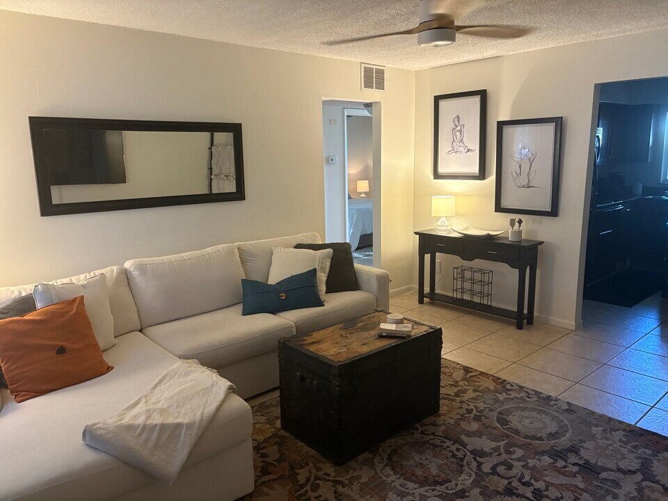 788 San Christopher Dr, Unit 1 in Dunedin, FL - Building Photo