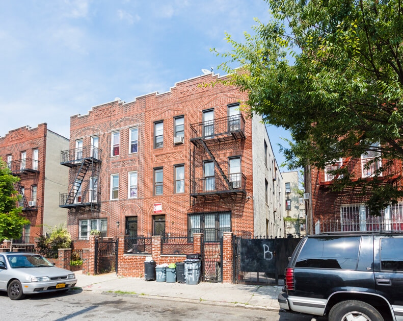 299 E 54th St in Brooklyn, NY - Building Photo