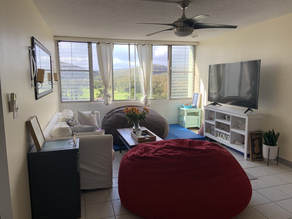 5210 Likini St, Unit 606 in Honolulu, HI - Building Photo