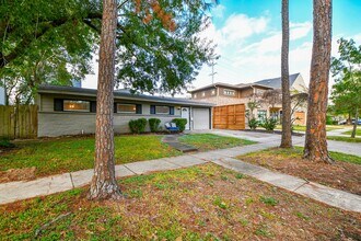 3914 Childress St in Houston, TX - Building Photo - Building Photo