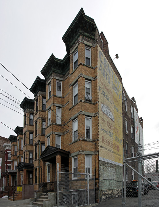 376 Baldwin Ave in Jersey City, NJ - Building Photo