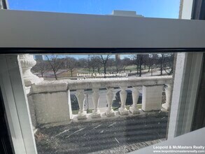 131 Park Dr, Unit 23 in Boston, MA - Foto de edificio - Building Photo