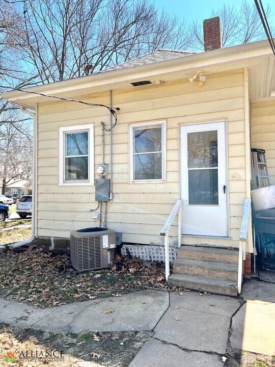 800 Osage St in Manhattan, KS - Building Photo