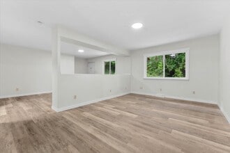 1102 Apache Dr in Collinsville, IL - Building Photo - Building Photo