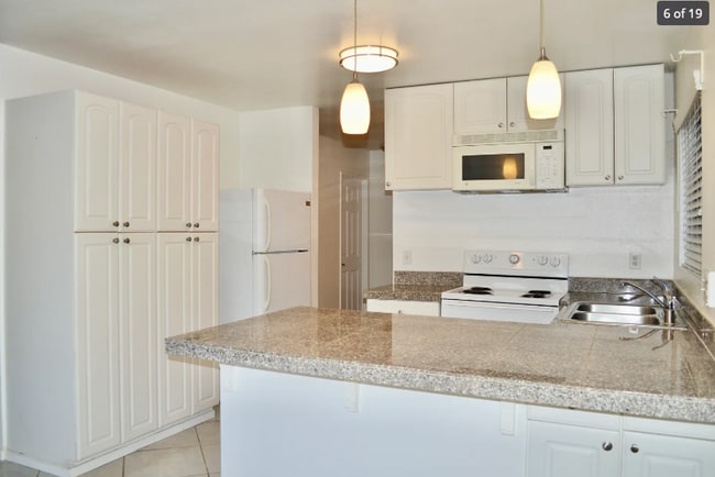 5462 Adobe Falls Rd, Unit 7