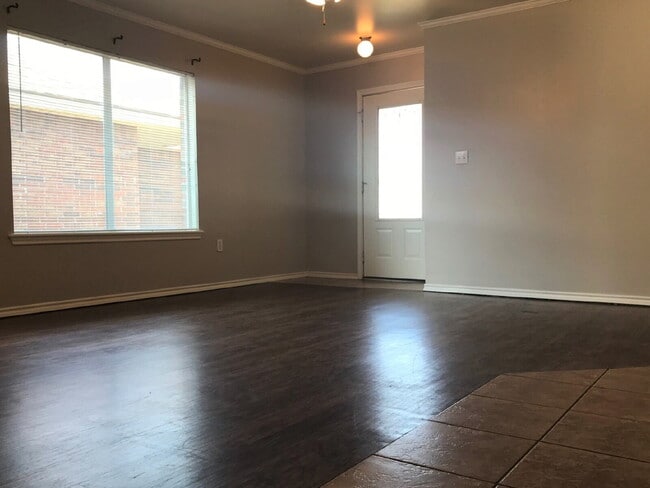 606 N Englewood Ave in Lubbock, TX - Building Photo - Building Photo