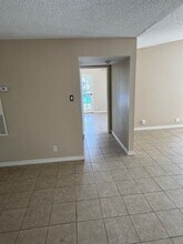 17401 Red Oak Dr in Houston, TX - Building Photo - Building Photo
