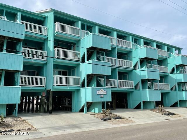 1601 Carolina Beach Ave N in Carolina Beach, NC - Building Photo