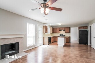 14827 Willow Hearth Dr in Houston, TX - Building Photo - Building Photo