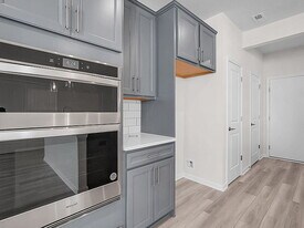 6582 Wheatly Rd in New Albany, OH - Building Photo