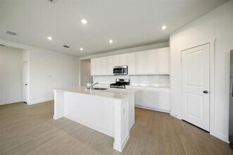 337 Sedalia Trl in Justin, TX - Building Photo - Building Photo