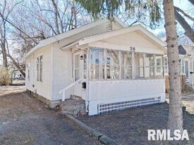 316 E Melbourne Ave in Peoria, IL - Building Photo