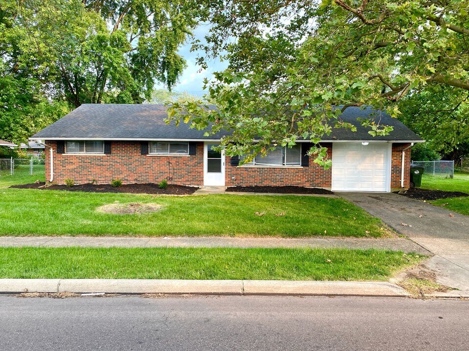 4318 Shroyer Rd in Dayton, OH - Building Photo