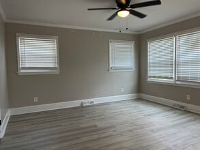 2730 Eastway Dr in Charlotte, NC - Building Photo - Building Photo