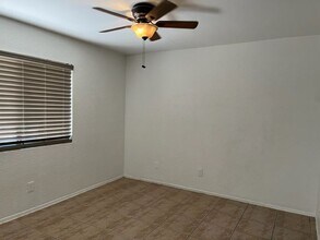 3511 E Baseline Rd in Phoenix, AZ - Foto de edificio - Building Photo