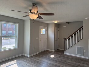 648 N College St in Carlisle, PA - Building Photo - Building Photo