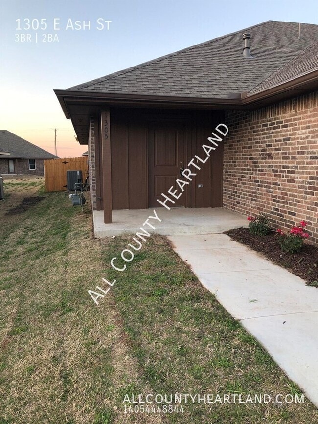 1305 E Ash St in El Reno, OK - Building Photo - Building Photo
