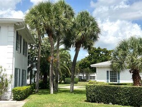6750 NE 21st Rd in Fort Lauderdale, FL - Building Photo - Building Photo