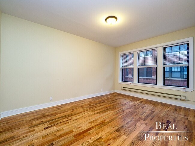 property at 4409 N Wolcott Ave