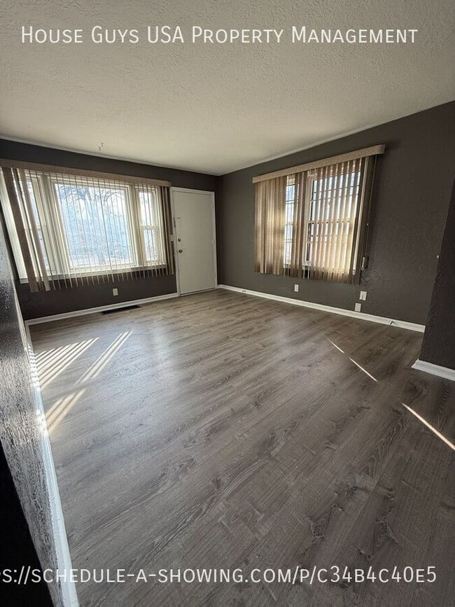 4610 Linwood Blvd in Kansas City, MO - Building Photo - Building Photo