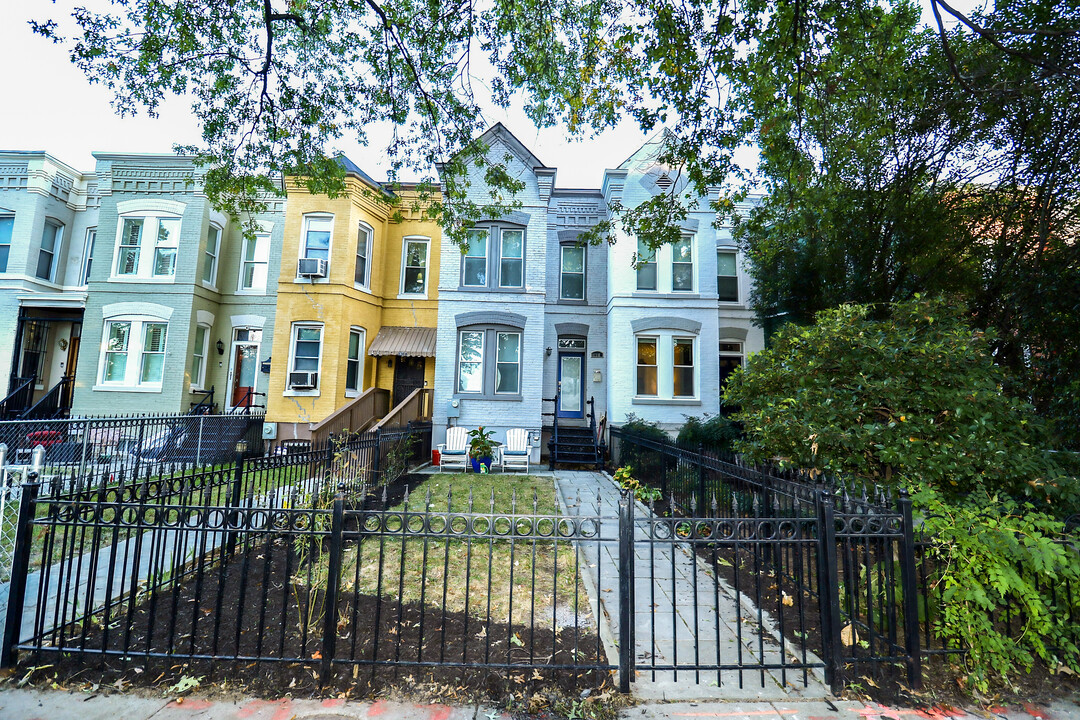 1110 K St NE in Washington, DC - Foto de edificio